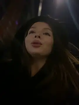 XXX chat uživo modela KrisMagnoly