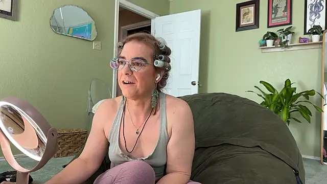 MirandaFlowers' Webcam Show