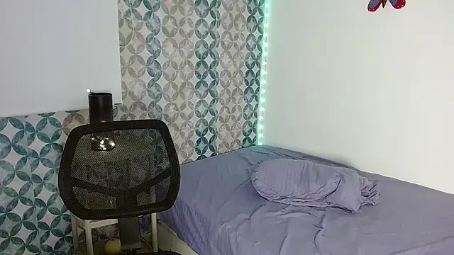 Emilybateee's Live XXX Chat