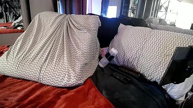 Girthywhereitmatters: διαδικτυακό σόου στην κάμερα