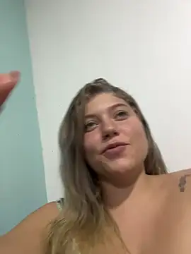 Chat +18 de alaia_greyy ao vivo