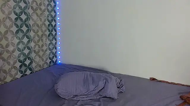 XXX chat uživo modela Emilybateee