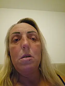 Chat XXX ao vivo de theblondecocklover