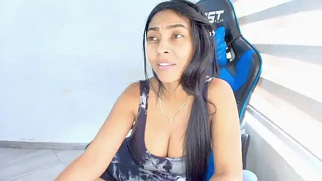 Chat +18 de sophiax-x ao vivo