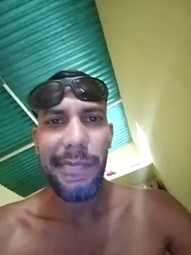 UnreadyChutzpa Chat XXX live