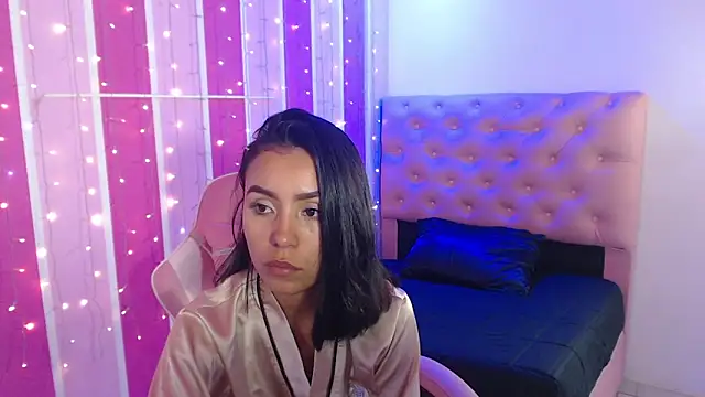 julieta_fn's Live XXX Chat