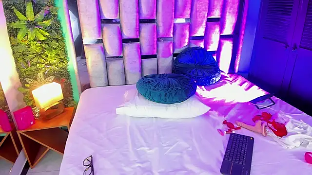 Chat +18 de Mari_cooper1 ao vivo