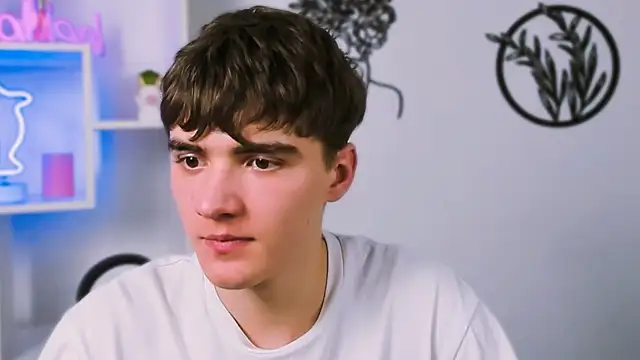 Вебкам-шоу emil_lucky