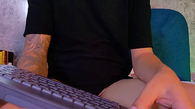 TommyBlue_ Chat XXX live