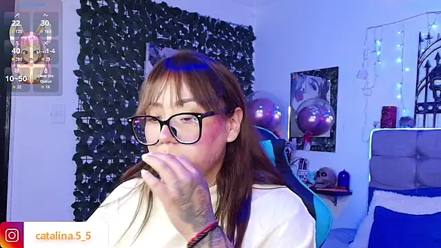 Kata_Bigboobs: απευθείας συνομιλία ΧΧΧ