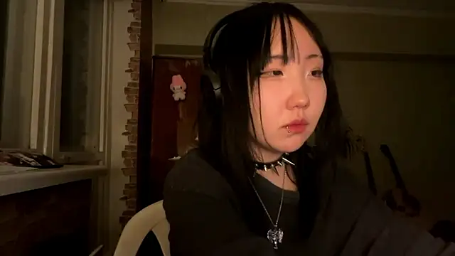 Yunananaa Live XXX Chat