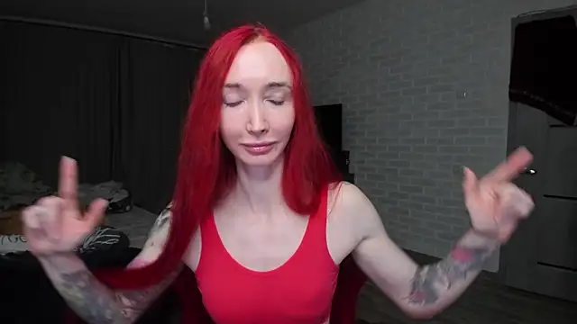 Roxy_Silver Adlı Modelin Canlı XXX Sohbeti