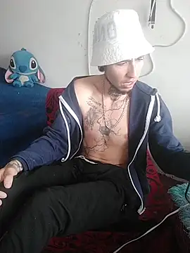 Chat XXX en directo de Tattoboy19cm