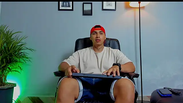 ronnie_crafored Pertunjukan Webcam