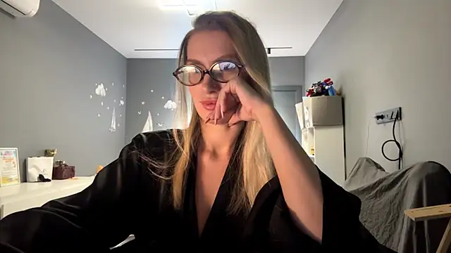 Chat +18 de SoftnessMila ao vivo