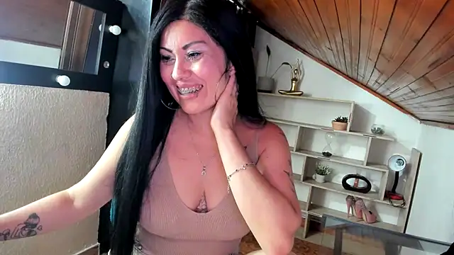 دردشة Tania_mature الجنسية المباشرة