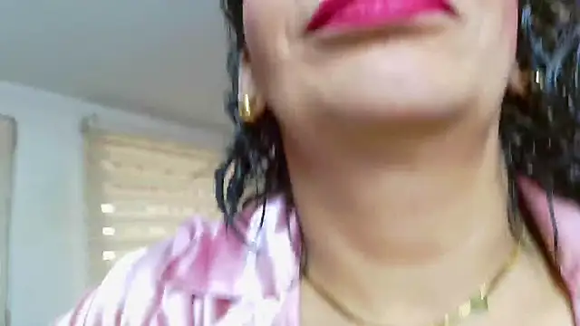 NICOL-JARAMILLO Live XXX-chat