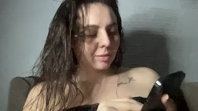 Darsy_Rox Chat XXX live