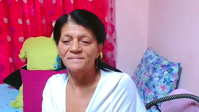 SLUTTYROXYのライブXXXチャット