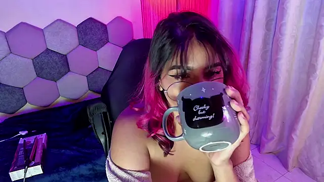 XXX chat uživo modela Horny_tgn