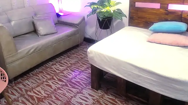 Yeseniaa25_ 라이브 XXX 채팅