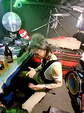 AllucyLu webkamerás műsora