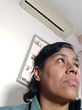 Molly_newman6 Show in webcam