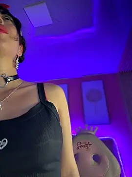 Sasha-18のライブXXXチャット