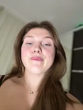 Emaline_Fane Chat XXX live