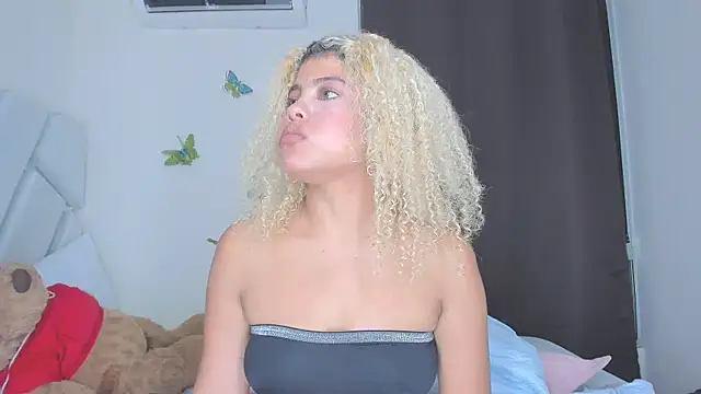 sofiacastillo01's Live XXX Chat