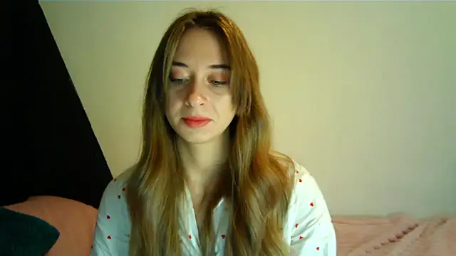 Show modela karinessa na web-kameri