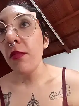 Melinerd Adlı Modelin Canlı XXX Sohbeti