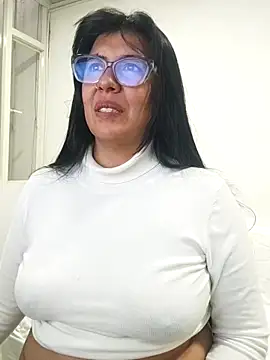 aisha_latina's Live XXX Chat