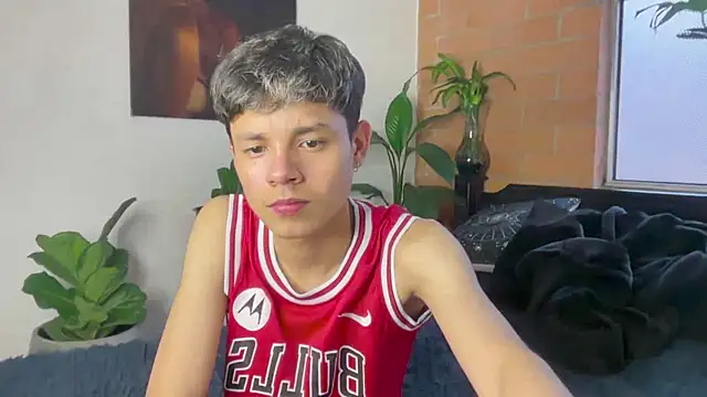 Andy_Belier23 – Naživo XXX chat