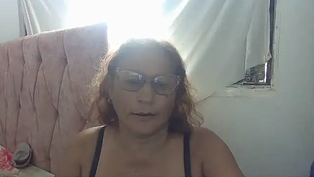 charrysexy1 Adlı Modelin Canlı XXX Sohbeti