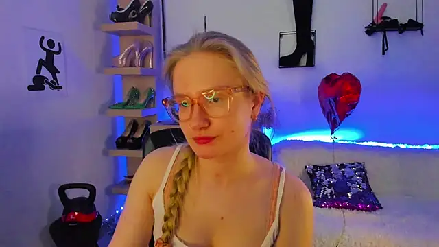 NancyHottie: онлайн-секс-чат