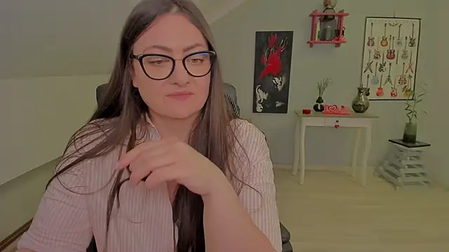 MistressDarrah: онлайн-секс-чат