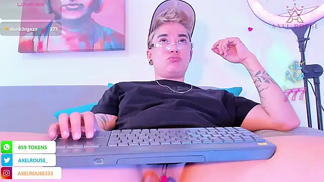 AxelRouse3 live XXX chat