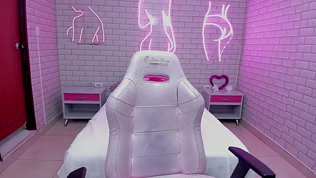 Show de webcam de Nicolle_Doll_