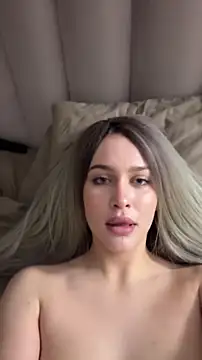 KikiWatson Adlı Modelin Canlı XXX Sohbeti