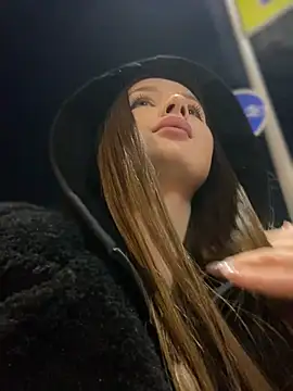 KrisMagnoly's Live XXX Chat