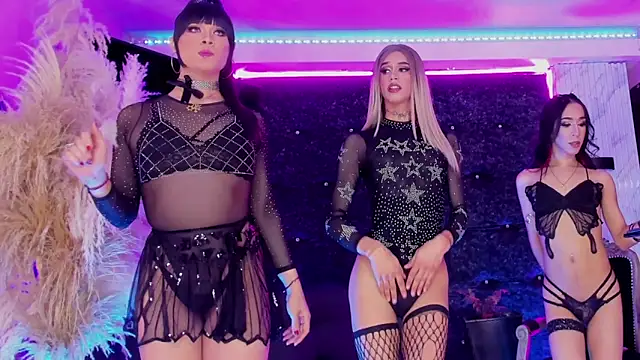 Queens_Wonders_Blonders: онлайн-секс-чат