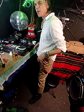 Show modela AllucyLu na web-kameri