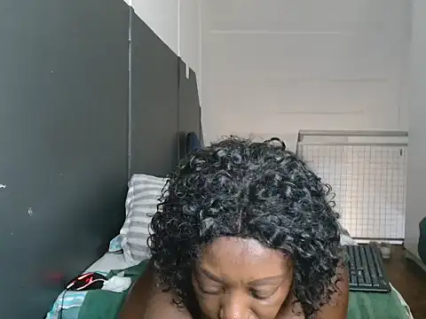 XXX chat uživo modela BustieMandy