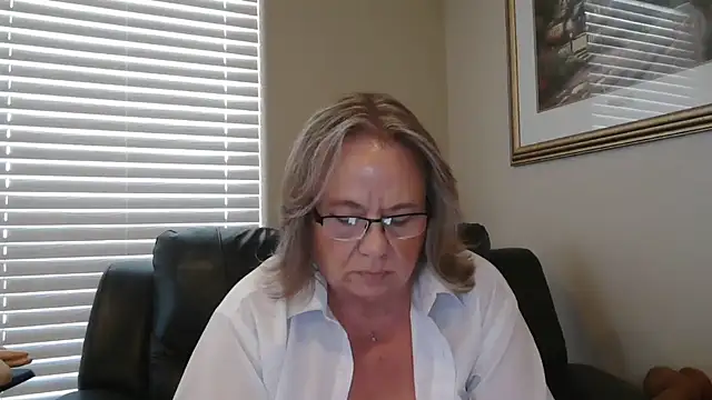 BustyAnnie live XXX chat