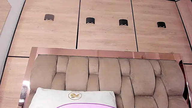 karol_lewiss Obrolan Langsung XXX