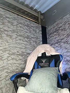 AlisSon__hot Adlı Modelin Canlı XXX Sohbeti