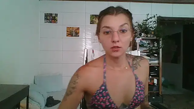 SweetyBabyDemon's Live XXX Chat