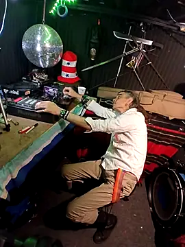 AllucyLu élő XXX-chatje