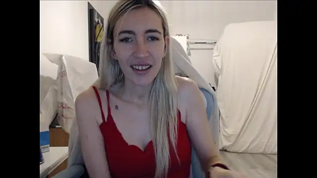 BarbieBlondieGirl 即時 XXX 聊天